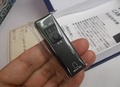 「単三電池サイズ」な小型ビデオカメラが発売！　microSDに対応