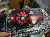 ヒートパイプ×2のオリジナルクーラーを装備したSAPPHIRE製Radeon HD 5770！